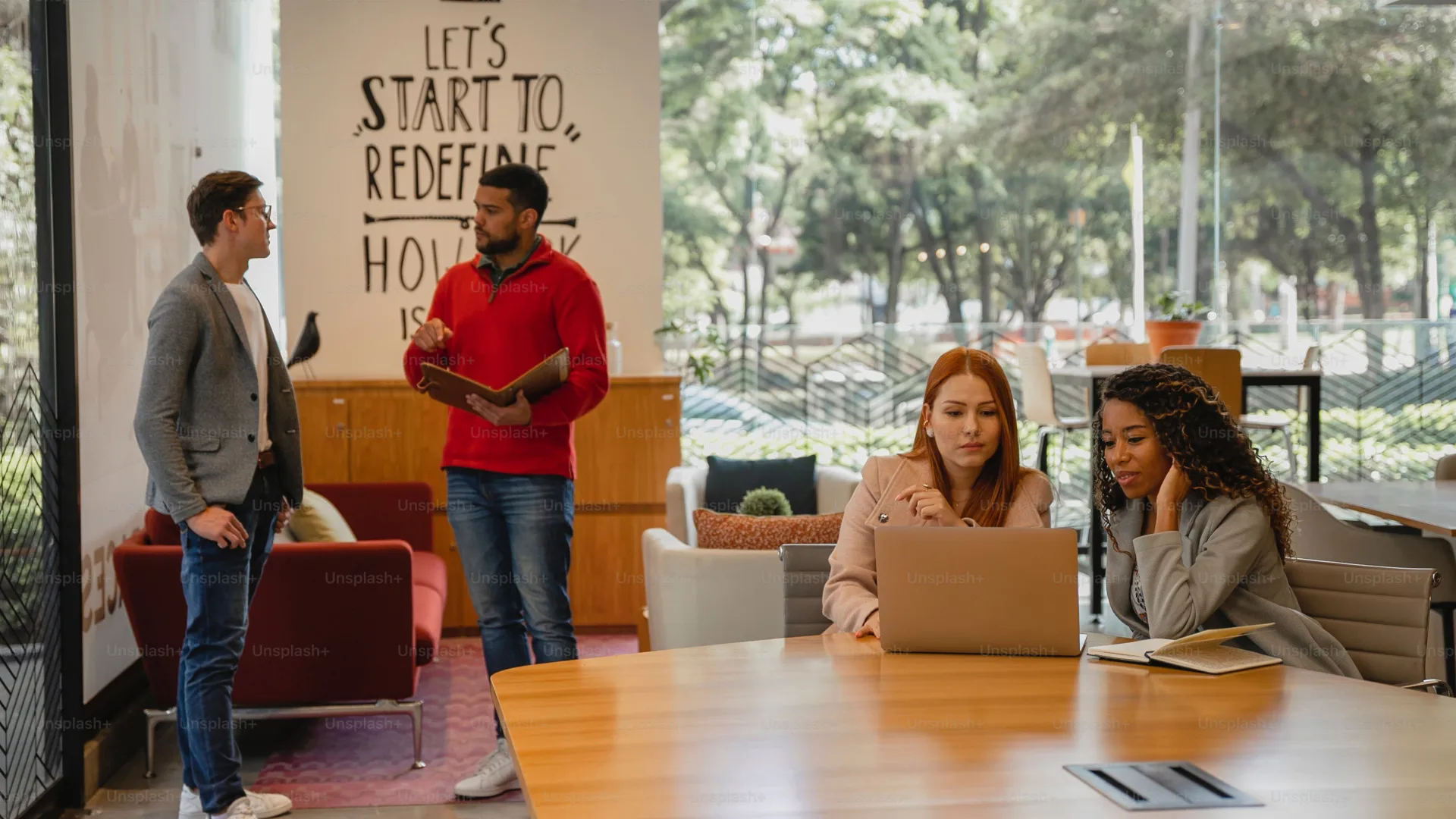 Banner tuyển dụng